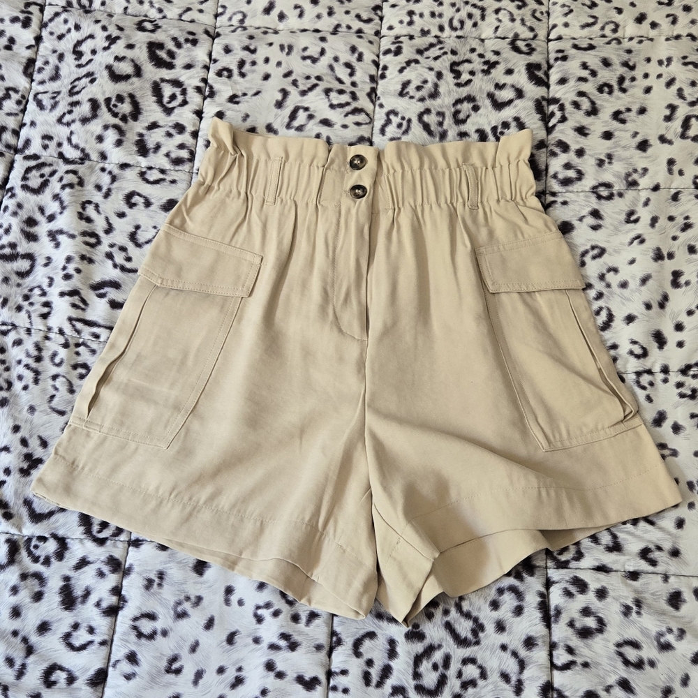 NWT H&M Paper Bag-Waisted Khaki Cargo Shorts Sz 10
